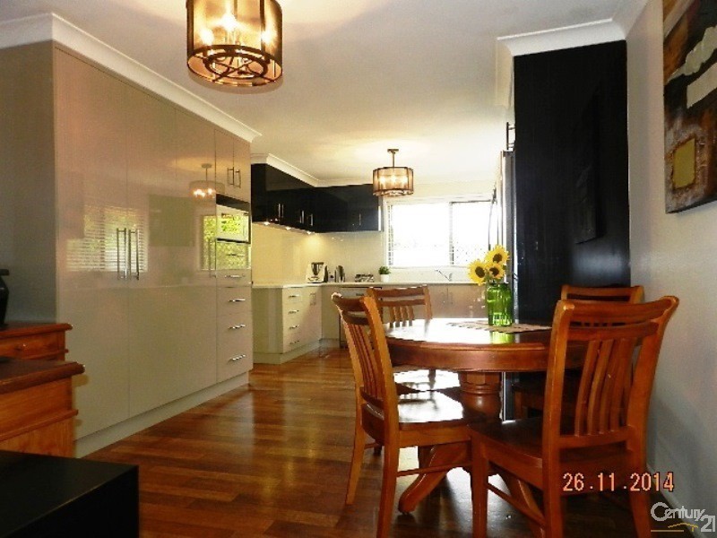 1 Jasmine Court, Centenary Heights QLD 4350