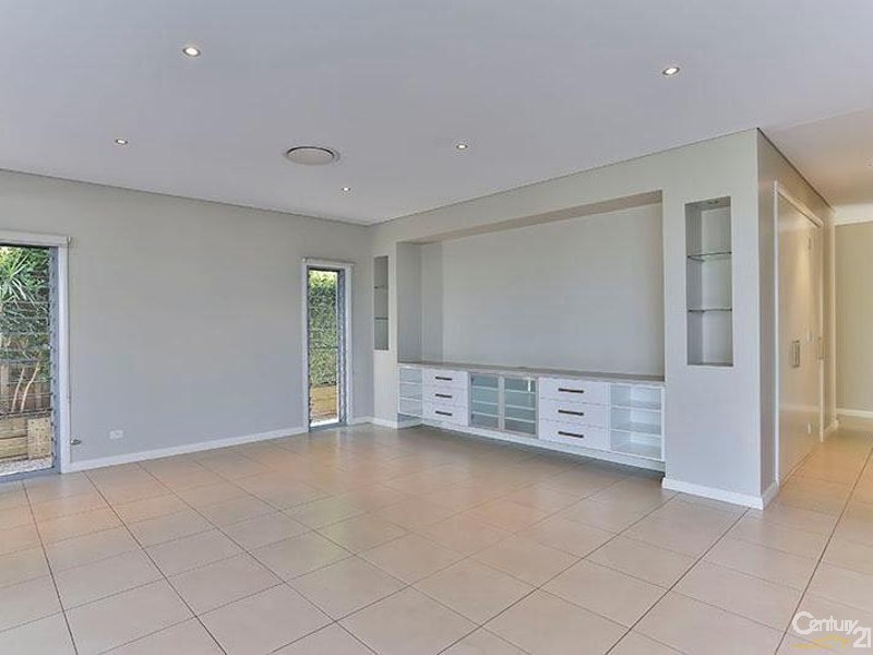 8 McCallum Court, Middle Ridge QLD 4350