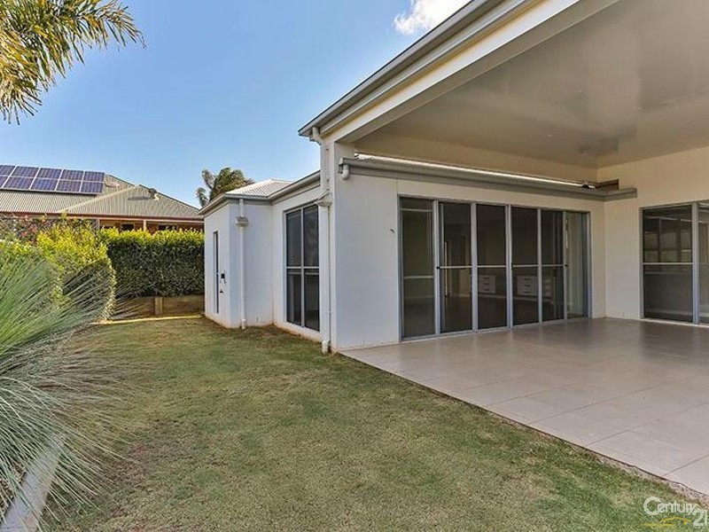 8 McCallum Court, Middle Ridge QLD 4350