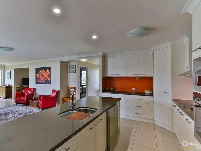 11 McCallum Court, Middle Ridge QLD 4350