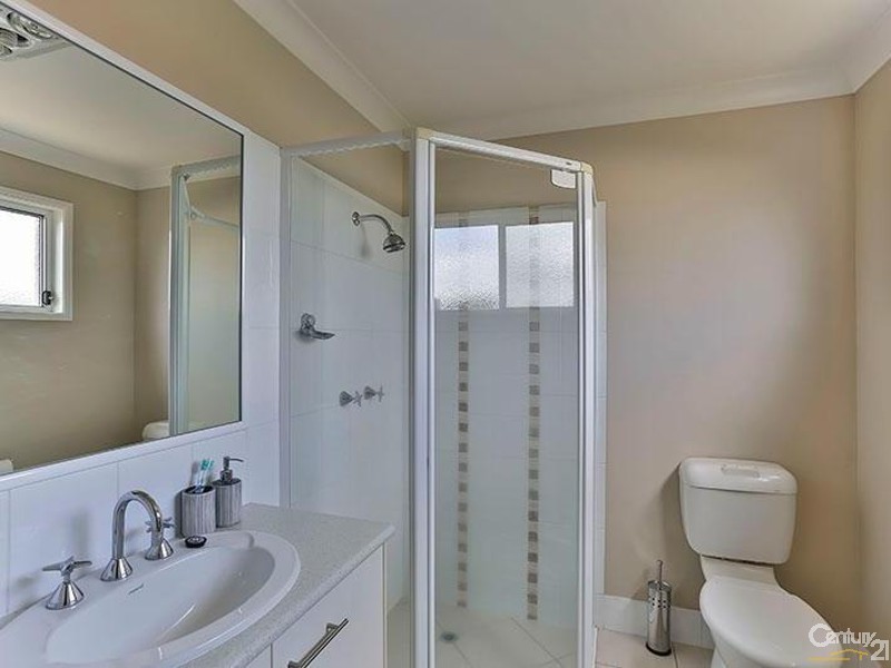 11 McCallum Court, Middle Ridge QLD 4350