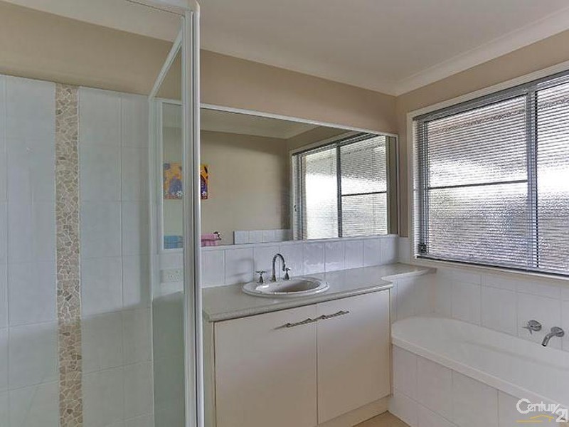 11 McCallum Court, Middle Ridge QLD 4350