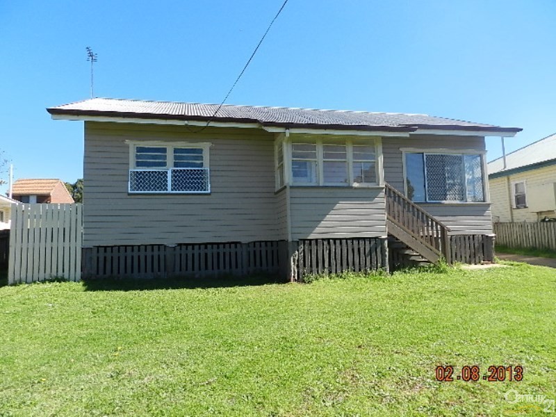 17 Ford Street, Rockville QLD 4350