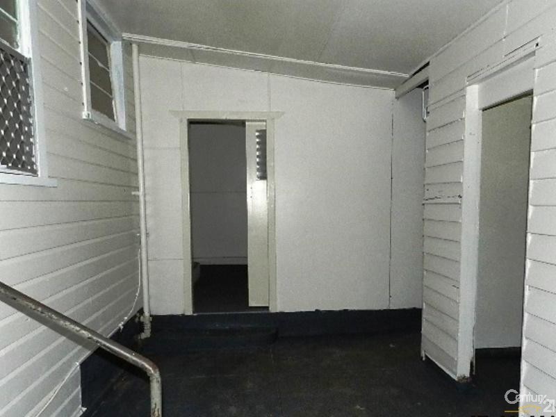 17 Ford Street, Rockville QLD 4350