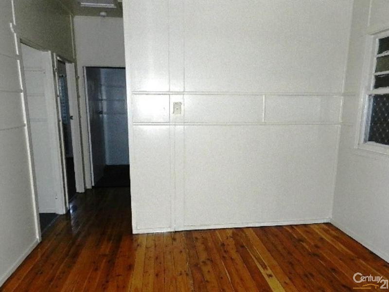 17 Ford Street, Rockville QLD 4350