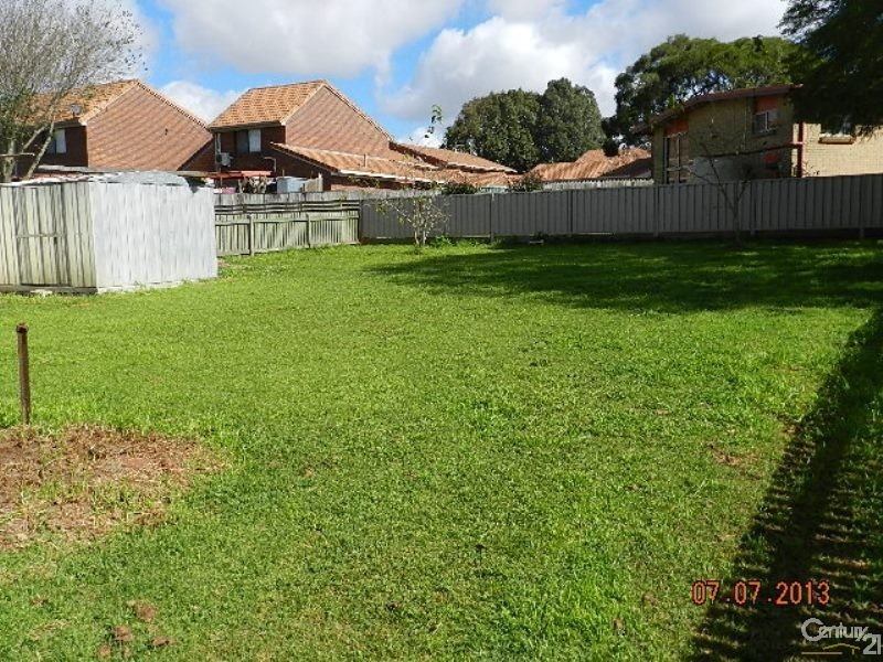 17 Ford Street, Rockville QLD 4350