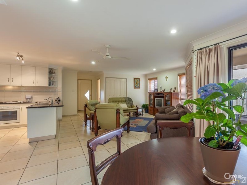 6 Wareena Crescent, Glenvale QLD 4350
