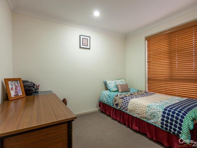 6 Wareena Crescent, Glenvale QLD 4350