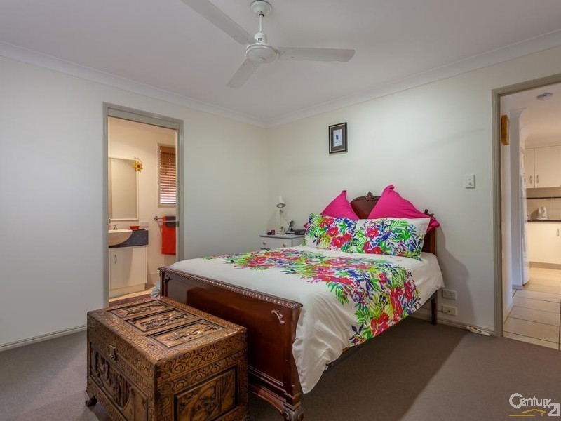 6 Wareena Crescent, Glenvale QLD 4350
