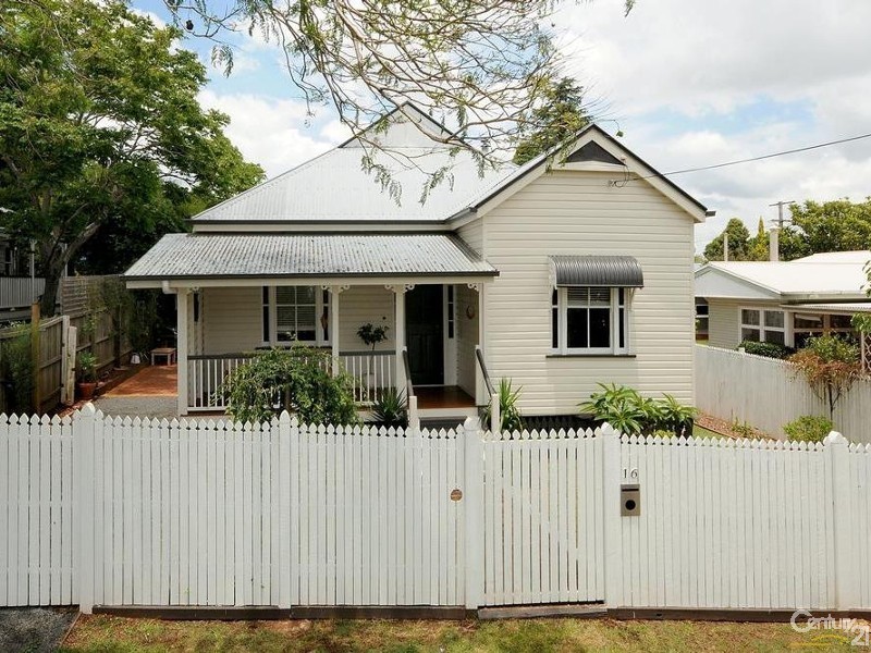 16 Dunmore St, East Toowoomba QLD 4350
