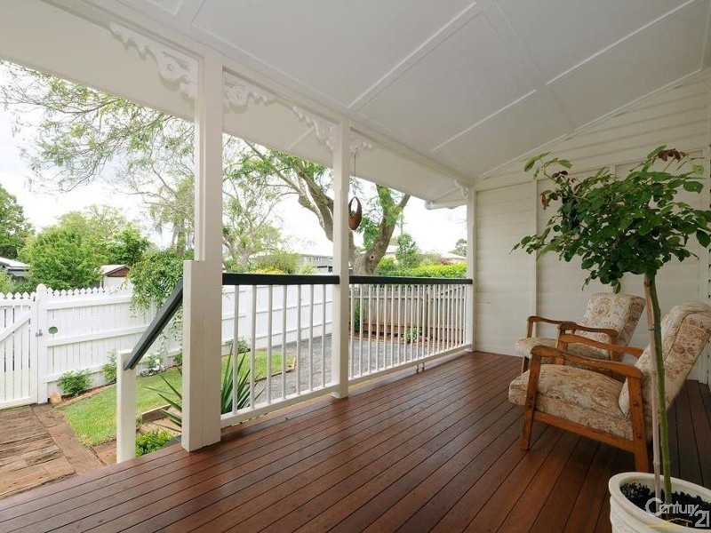 16 Dunmore St, East Toowoomba QLD 4350