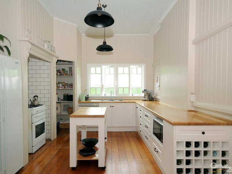 16 Dunmore St, East Toowoomba QLD 4350