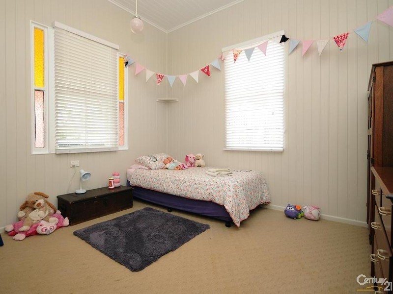 16 Dunmore St, East Toowoomba QLD 4350