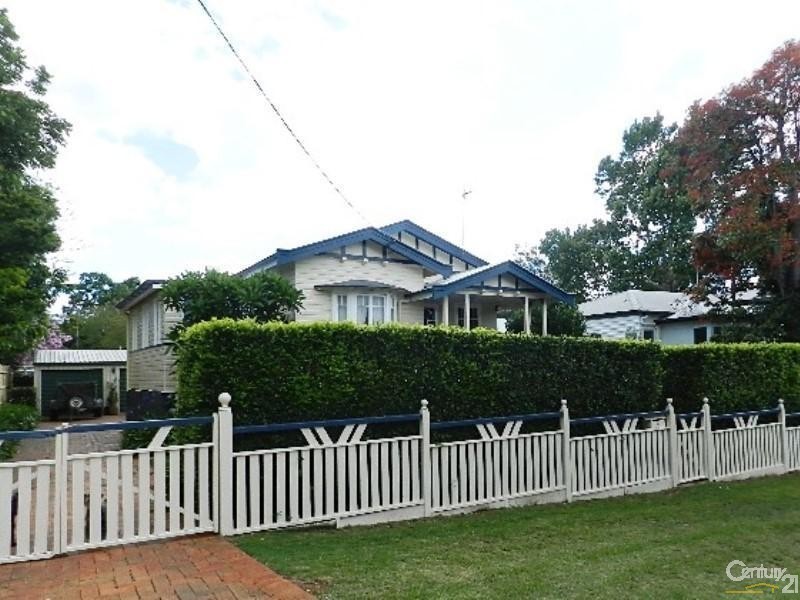 10 Bruce Street, East Toowoomba QLD 4350