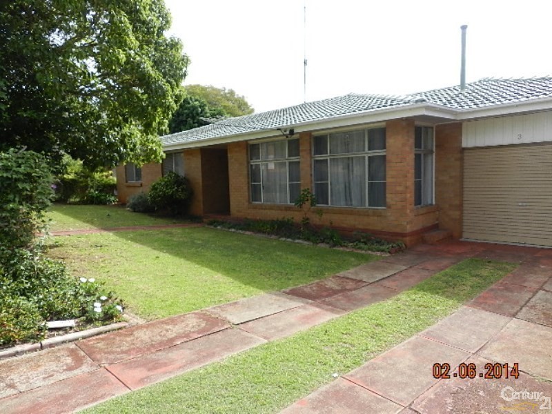 3 Veronica Court, Centenary Heights QLD 4350