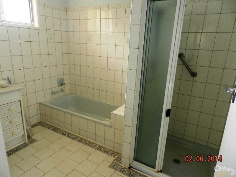 3 Veronica Court, Centenary Heights QLD 4350