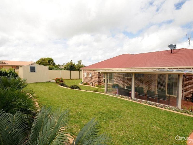 25 Dyson Drive, Darling Heights QLD 4350