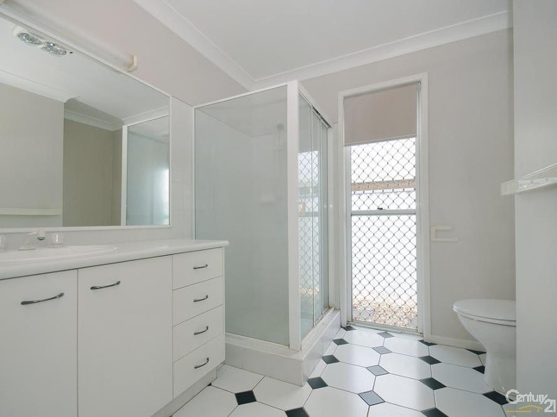 6 Hoad Court, Rangeville QLD 4350