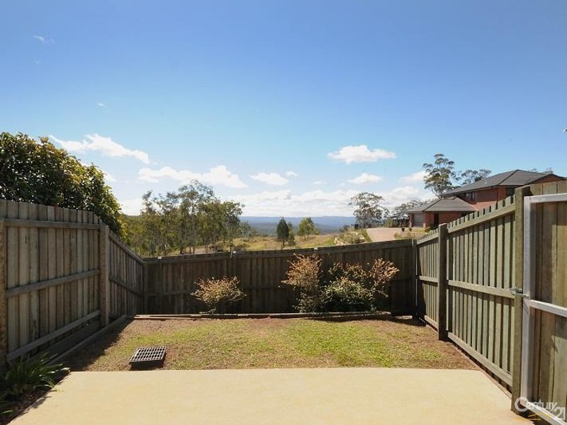 1/22  Piccadilly Court, Mount Lofty QLD 4350