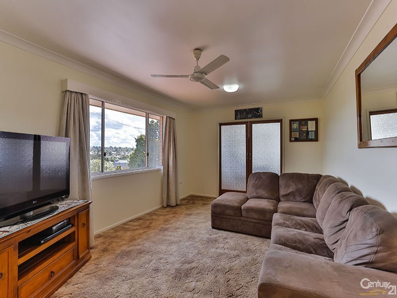 948 Ruthven Street, Kearneys Spring QLD 4350