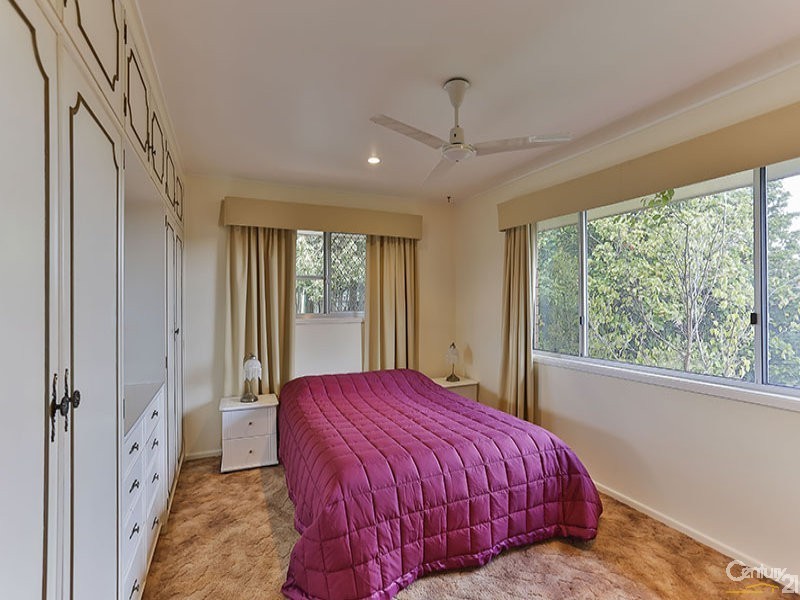 948 Ruthven Street, Kearneys Spring QLD 4350