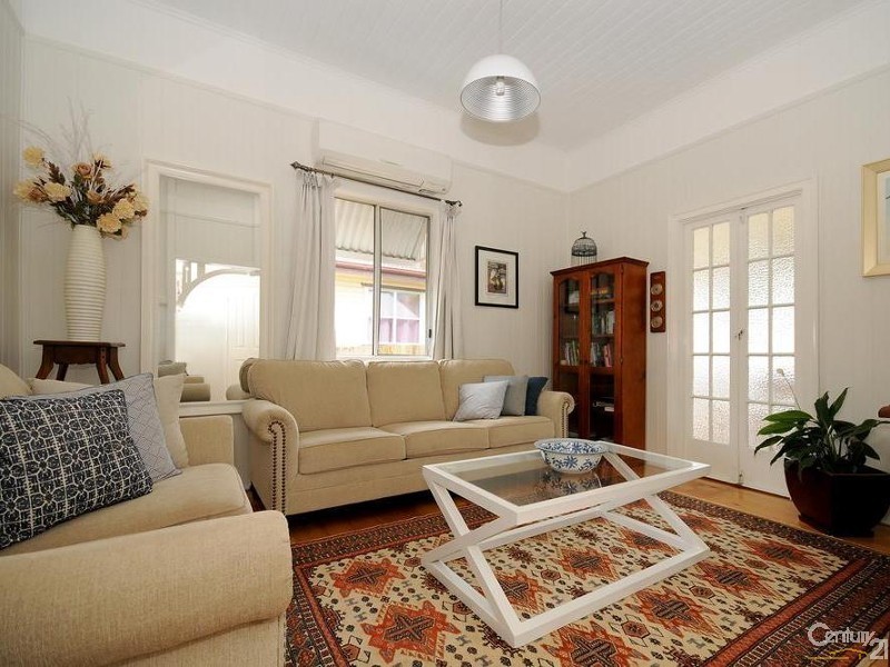 9 Sir Street, North Toowoomba QLD 4350