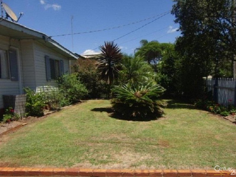 18 Dalgleish Street, South Toowoomba QLD 4350