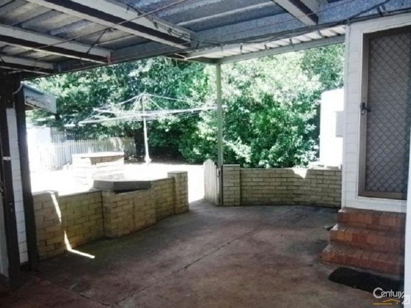 18 Dalgleish Street, South Toowoomba QLD 4350