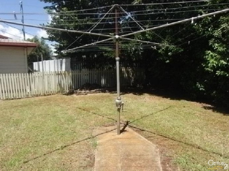 18 Dalgleish Street, South Toowoomba QLD 4350