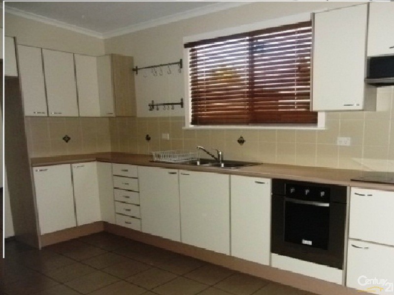 18 Dalgleish Street, South Toowoomba QLD 4350