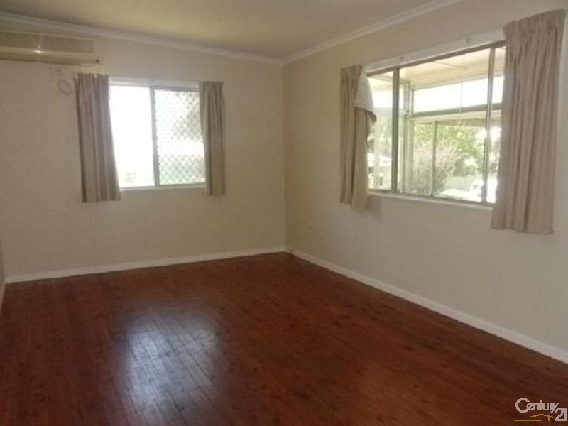 18 Dalgleish Street, South Toowoomba QLD 4350