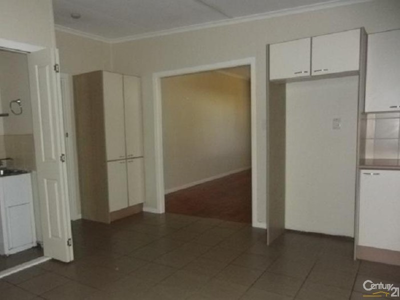 18 Dalgleish Street, South Toowoomba QLD 4350