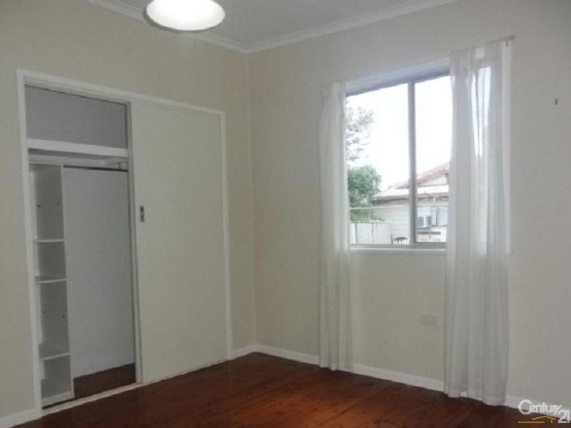 18 Dalgleish Street, South Toowoomba QLD 4350