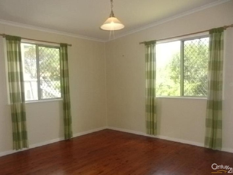 18 Dalgleish Street, South Toowoomba QLD 4350