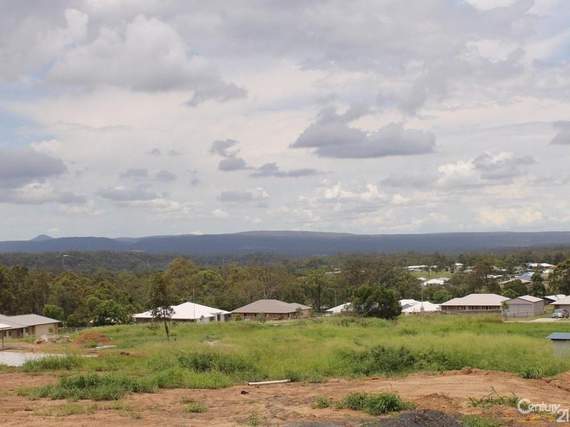 8 Pepperwood Place, Withcott QLD 4352