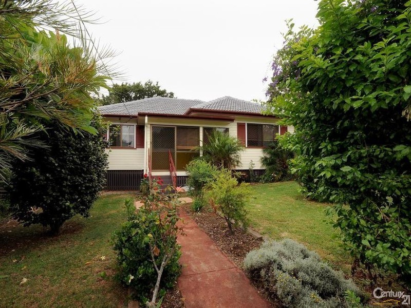 20 Norah Street, Centenary Heights QLD 4350