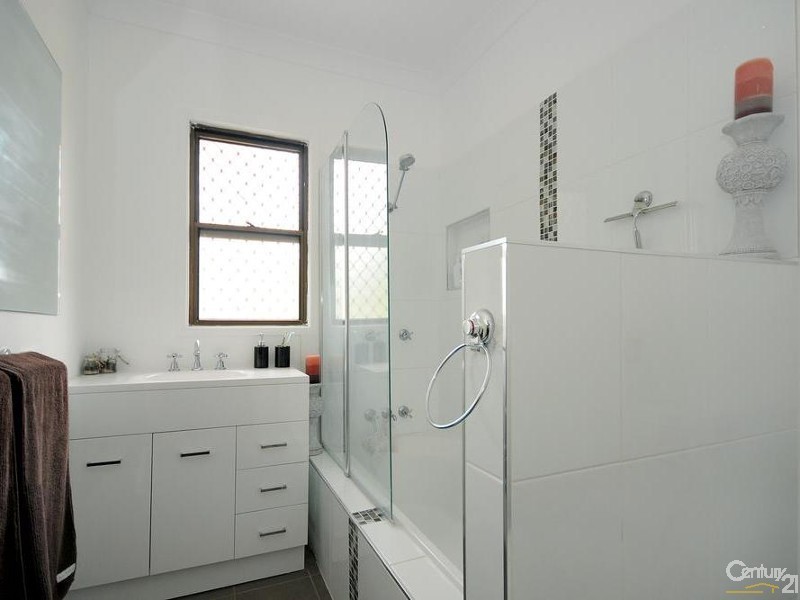 20 Norah Street, Centenary Heights QLD 4350