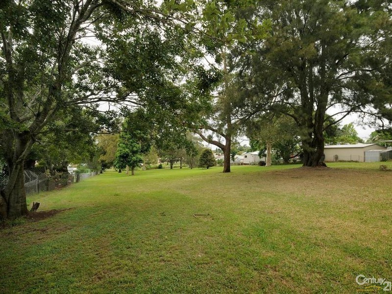 20 Norah Street, Centenary Heights QLD 4350