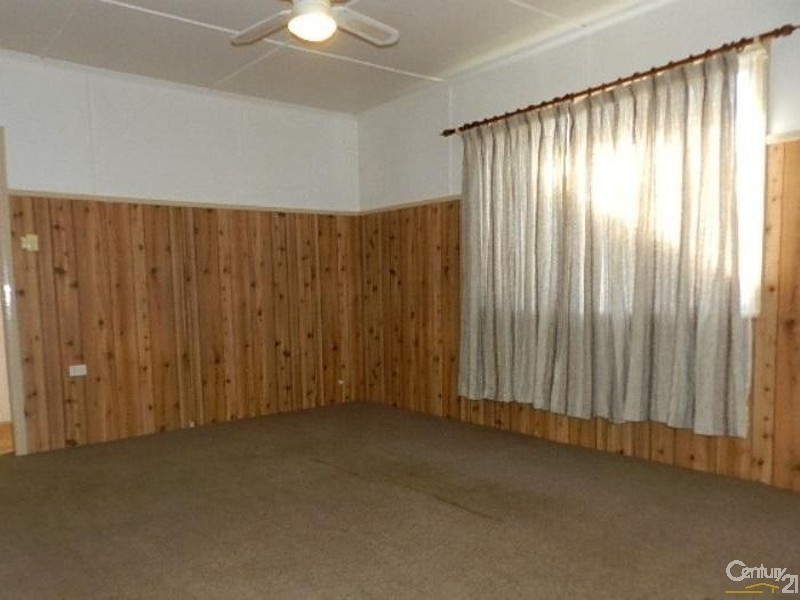 21 Fourth Avenue, Harristown QLD 4350