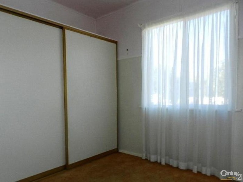 21 Fourth Avenue, Harristown QLD 4350