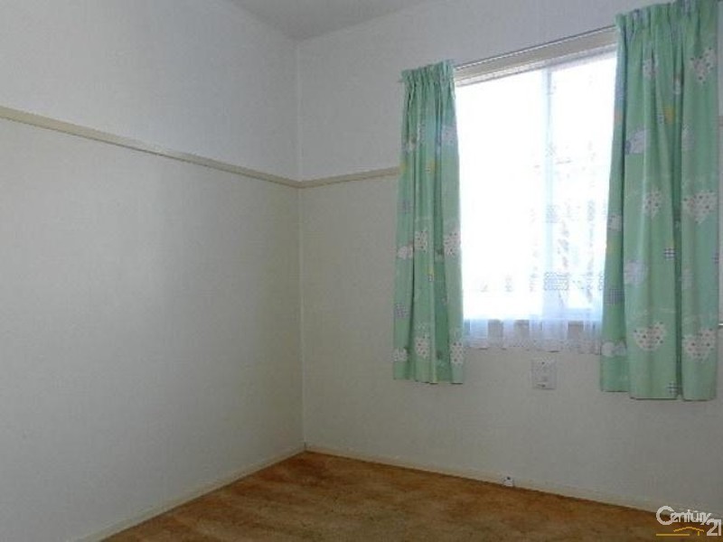 21 Fourth Avenue, Harristown QLD 4350