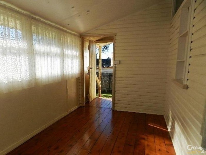 21 Fourth Avenue, Harristown QLD 4350