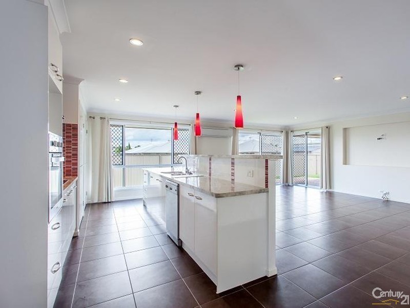 2 O’Grady Street, Kearneys Spring QLD 4350