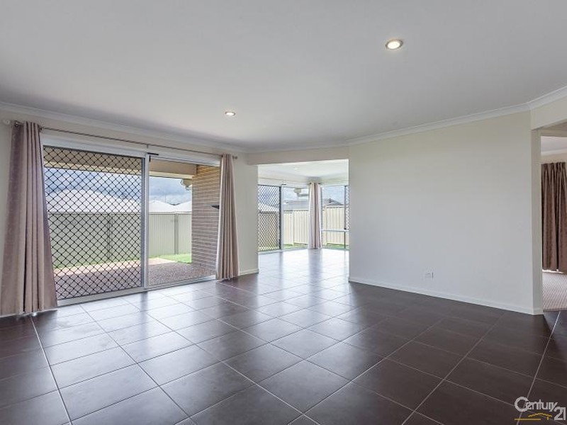 2 O’Grady Street, Kearneys Spring QLD 4350