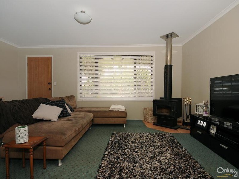 17 Cambridge Street, Harristown QLD 4350