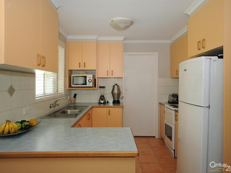 17 Cambridge Street, Harristown QLD 4350