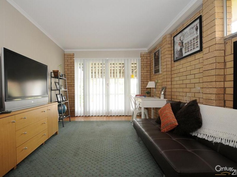 17 Cambridge Street, Harristown QLD 4350