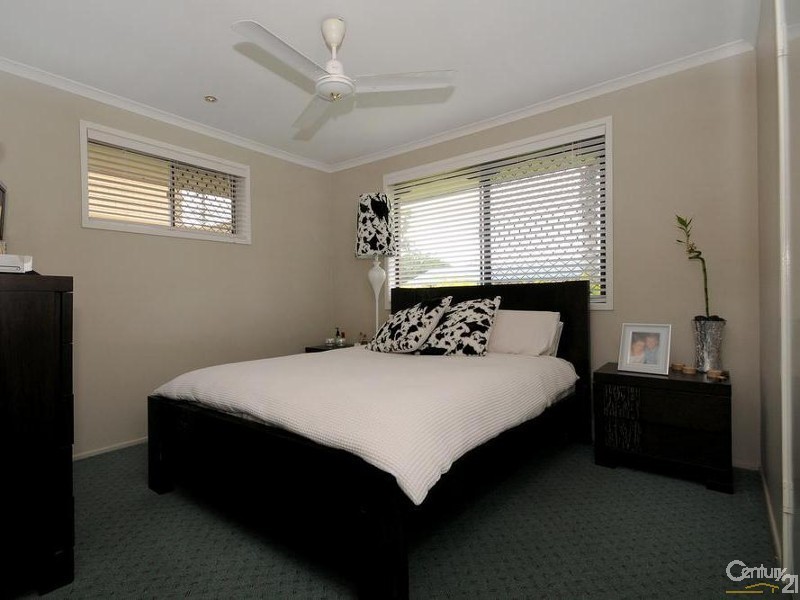 17 Cambridge Street, Harristown QLD 4350