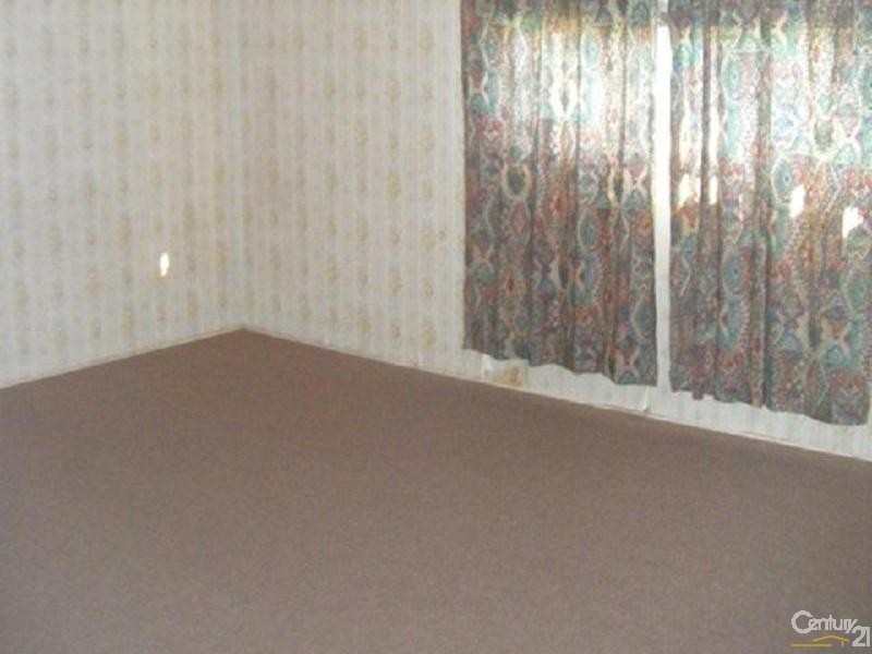 4 Lewis Street, Harristown QLD 4350