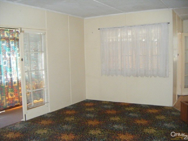 4 Lewis Street, Harristown QLD 4350